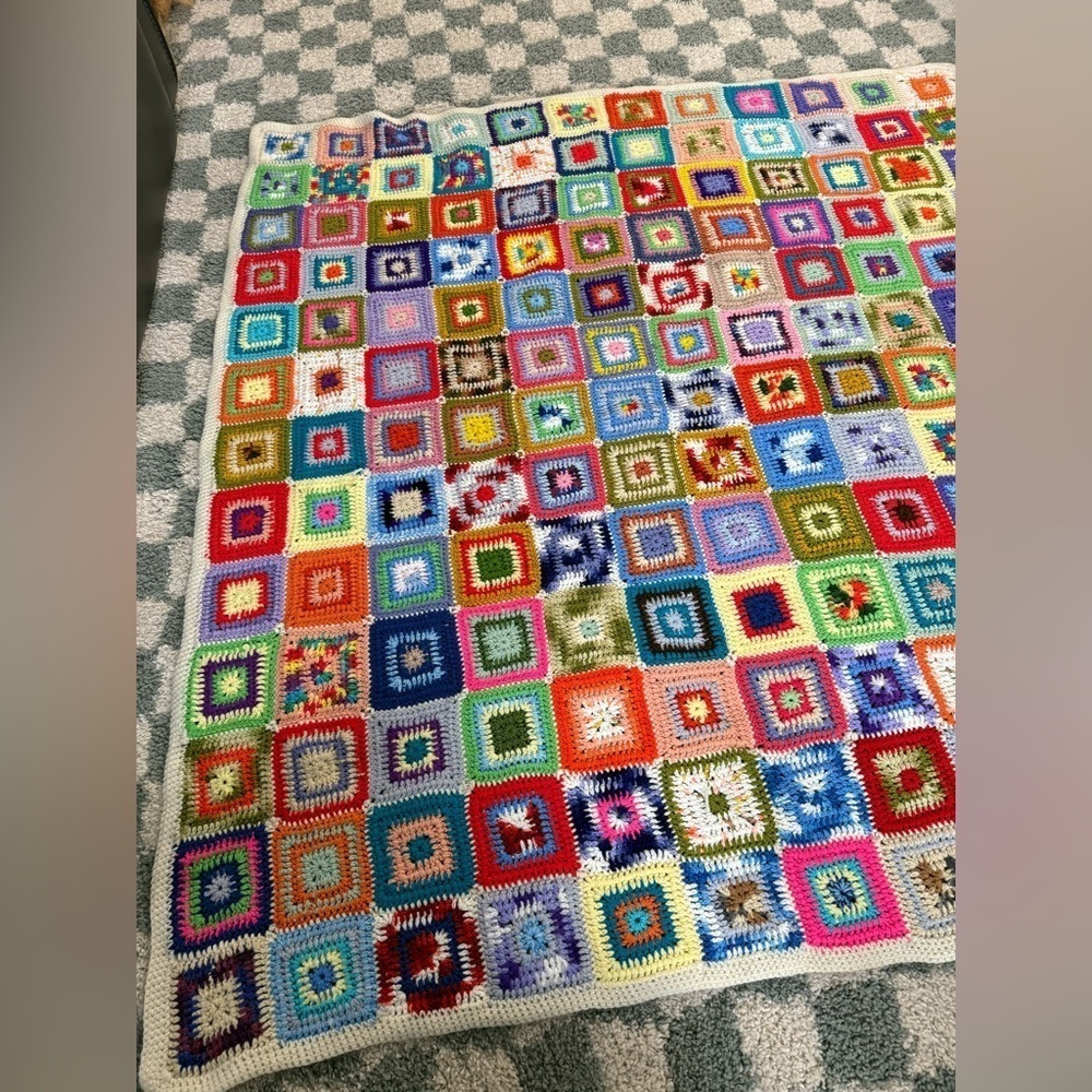 VTG Granny Square Blanket Afghan Crochet Hand Made Patchwork Multi Color Amish - Picture 6 of 11